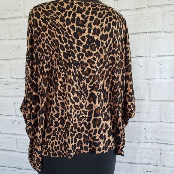 Lush cropped box cut oversized animal print shirt womens size small soft - Picture 5 of 10